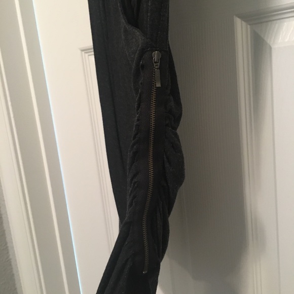 Banana Republic sleeveless tank - Picture 3 of 3